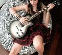 Contrast Guitar Girl - thumbnail