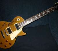 Van Halen Autograped - thumbnail