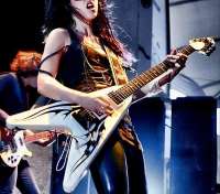 Lead Guitar Girl Flying V - thumbnail